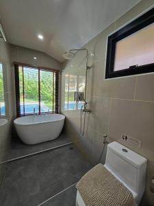 Phòng tắm tại PoolVilla 234 Patong