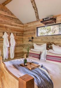 Afbeelding uit fotogalerij van Unique Secluded Romantic Treehouse in Cornwall, sleeps 2 in Looe