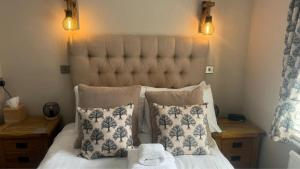Cama ou camas em um quarto em The Red Lion Hotel