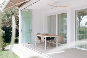 En terrasse eller udendørsområde på Villa Beatriz by BH Marbella + 36 billeder