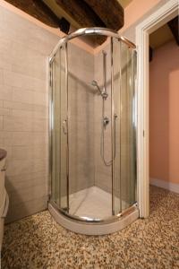 Ένα μπάνιο στο Lovely flat with canal view near Rialto Bridge +14 φωτογραφίες