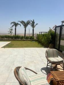 Κήπος έξω από το Full House with Best Pyramids PanoFull House with Best Pyramids Panoramic viewramic view
