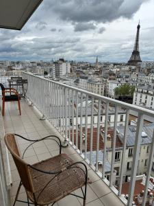 Балкон або тераса в Tour Eiffel - Paris