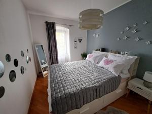 Posteľ alebo postele v izbe v ubytovaní Apartment Peruč with big terrace and beautiful garden