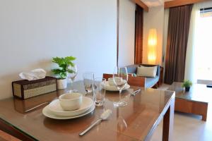 208 Ao Nang, Private Sea View Pool Villa的休息区