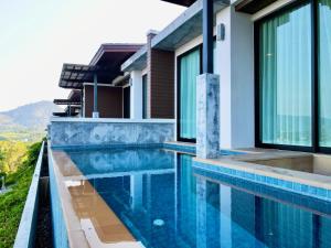 A piscina localizada em 208 Ao Nang, Private Sea View Pool Villa ou nos arredores