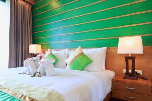 208 Ao Nang, Private Sea View Pool Villa客房内的一张或多张床位