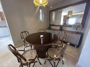 Gambar di galeri bagi Achrafieh Rooftop 1-BR with Jacuzzi di Beirut +10 gambar
