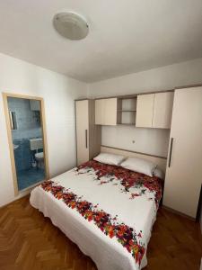 Postel nebo postele na pokoji v ubytování Apartment Martina Tučepi