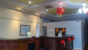 The Upper Deck Hotel大厅或接待区