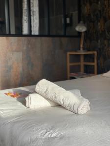 Postel nebo postele na pokoji v ubytování Kazeths Chambre chez l'habitant