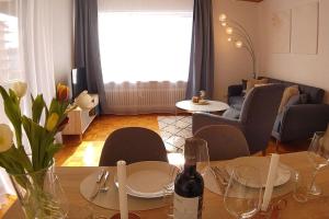 Posezení v ubytování Bright, Modern and Spacious - Apartment "Lola" Family & Workplace