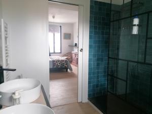 Koupelna v ubytování Chez Hortense 56