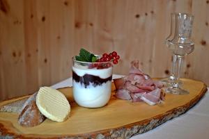 Jedzenie w gospodarstwie agroturystycznym lub w pobliżu
