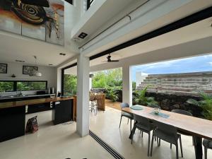 Fotografie z fotogalerie ubytování One loft design rooftop pool - Chambre chez l'habitant v destinaci Riviere Noire