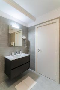 Phòng tắm tại Casa Del Mar Lamera Residence