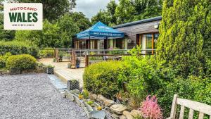 Κήπος έξω από το MotoCamp Wales - Lodges