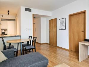 Kuchyňa alebo kuchynka v ubytovaní Old Town Plaza Apartment
