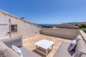 Fotografia z galérie ubytovania Stunning Sea View Cote d'Azur Villa - Rives d'Or v destinácii Fréjus