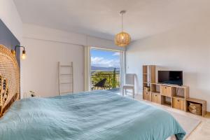 Fotografia z galérie ubytovania Stunning Sea View Cote d'Azur Villa - Rives d'Or v destinácii Fréjus