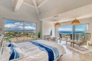 Fotografia z galérie ubytovania Stunning Sea View Cote d'Azur Villa - Rives d'Or v destinácii Fréjus