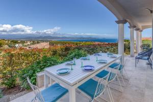 Fotografia z galérie ubytovania Stunning Sea View Cote d'Azur Villa - Rives d'Or v destinácii Fréjus