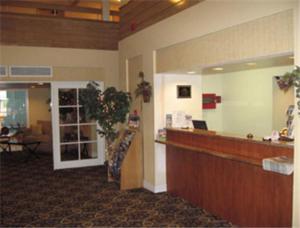 a lobby with a cash counter in a hospital at Inn of Lompoc in Lompoc