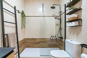 Et badeværelse på APARTAMENTO BELLAVISTA beach + 20 billeder