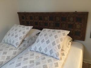 Ένα ή περισσότερα κρεβάτια σε δωμάτιο στο Bed and Breakfast The Old Chestnut Tree Silkeborg