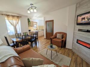 Posezení v ubytování Pallos Apartments