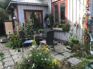 Zahrada ubytování Charmigt äldre hus, laddbox 22 kw, 5 bil-minuter till bad