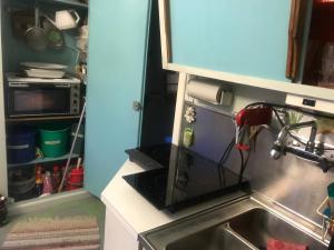 Kuchyň nebo kuchyňský kout v ubytování Charmigt äldre hus, laddbox 22 kw, 5 bil-minuter till bad