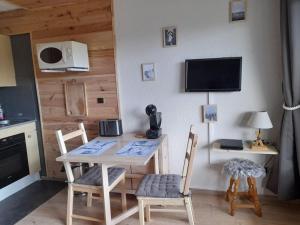 Μια τηλεόραση ή/και κέντρο ψυχαγωγίας στο La cabane d'en haut