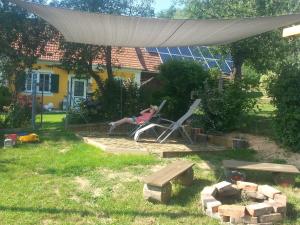 Ein Garten an der Unterkunft Ferienhaus Planetz