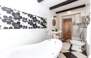 Gallery image of Charming old Captain's House with sea view in Bakar
