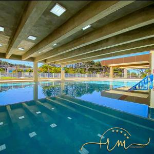 Bazén v ubytování Spazzio diRoma RM Hospedagem com Acesso Acqua Park/Splash nebo v jeho okolí