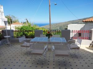 Gallery image of L G K Mansion est.1920 in Andros