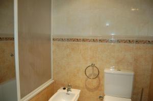 A bathroom at Haus TERANY Még 4 kép