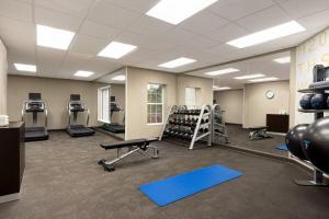 Fitness centrum a/nebo fitness zařízení v ubytování Residence Inn by Marriott Buffalo Galleria Mall
