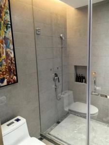 A bathroom at Changsha Zealandia Serviced Apartment