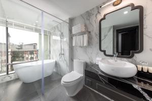 Koupelna v ubytování Sapa Soleil Hotel