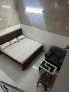 Duplex Room Stay at Hill View tesisinde bir odada yatak veya yataklar