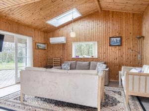 Posezení v ubytování 7 person holiday home in Struer-By Traum