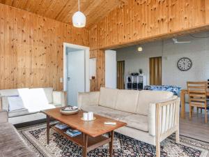 Posezení v ubytování 7 person holiday home in Struer-By Traum