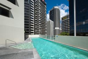 Басейн в или близо до Premium 4 Bedroom Family Apartment - Brisbane City