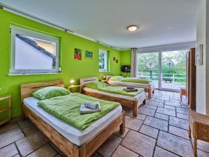 Ένα ή περισσότερα κρεβάτια σε δωμάτιο στο Tasteful holiday home with private pool +32 φωτογραφίες