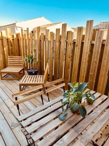 Fotografie z fotogalerie ubytování Maison, privative, lumineuse, suréquipée terrasse et parking v destinaci Saint-Victor-la-Coste + 32 fotografií