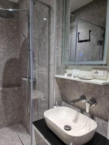 Koupelna v ubytování Ema Apartment Tirana