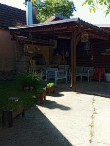 山林小屋所在的建築