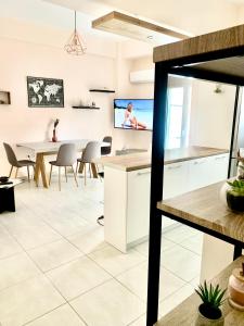 A kitchen or kitchenette at Athens nice apartment